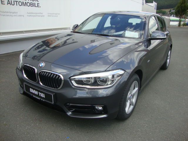 BMW 118 i - glavna fotografija