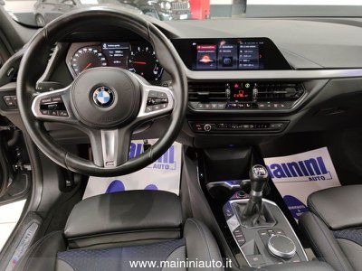 BMW Serie 1 118d Urban 5p, Anno 2019, KM 52300 - glavna fotografija