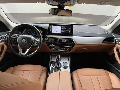BMW Serie 5 520d 48V xDrive Touring, Anno 2021, KM 90000 - glavna fotografija