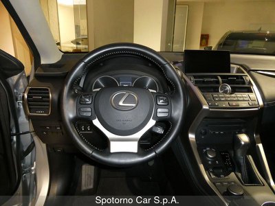 Lexus UX Hybrid Executive, Anno 2022, KM 77982 - glavna fotografija