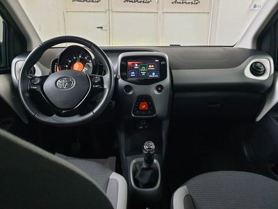 Toyota Aygo Connect 1.0 VVT i 72 CV 5 porte x play DA 104,00 AL - glavna fotografija